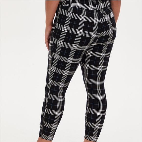 Torrid 10 Skinny Capri Ponte Stretchy Plaid Zippered Pant - Picture 10 of 12